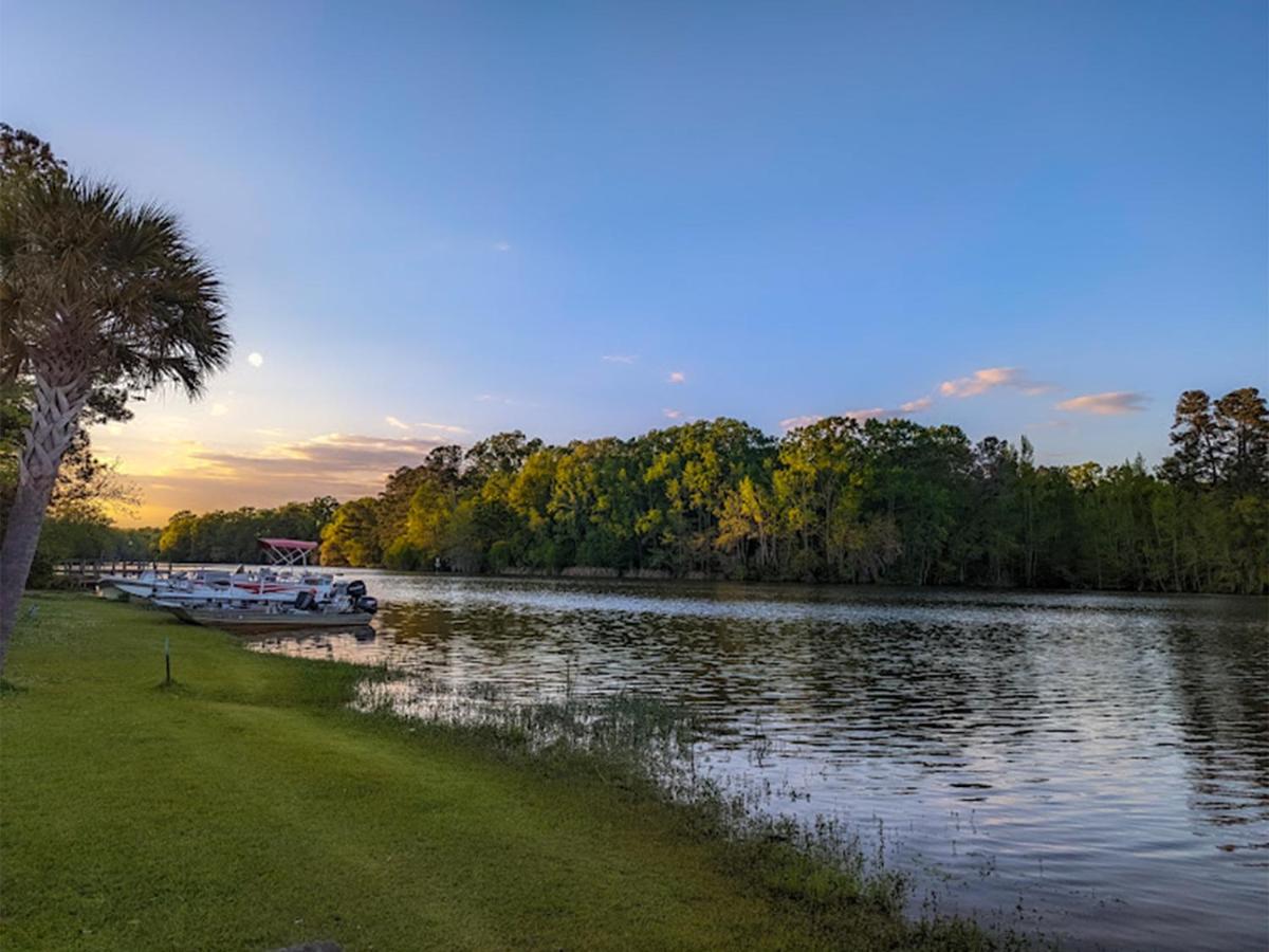 Bells Marina & Fishing - Santee Marion By I95 - Family Adventure, Pets On Request! Hotel 3*