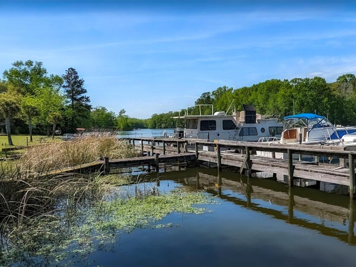 Hotel Bells Marina & Fishing - Santee Marion By I95 - Family Adventure, Pets On Request! 3*
