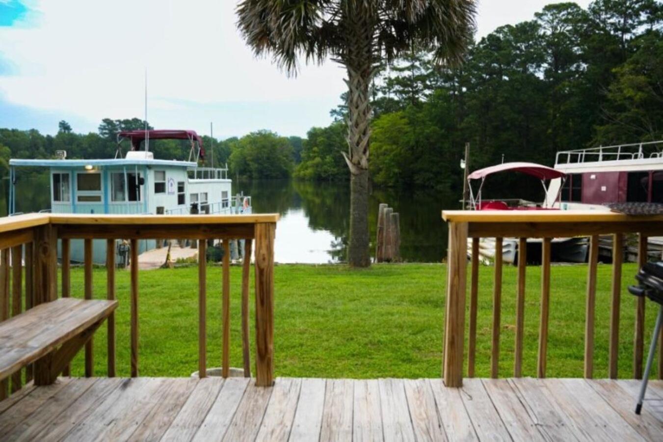 Bells Marina & Fishing - Santee Marion By I95 - Family Adventure, Pets On Request!