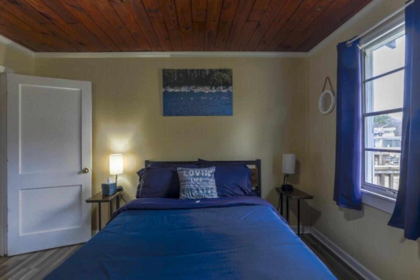 Bells Marina & Fishing - Santee Marion By I95 - Family Adventure, Pets On Request! Hotel