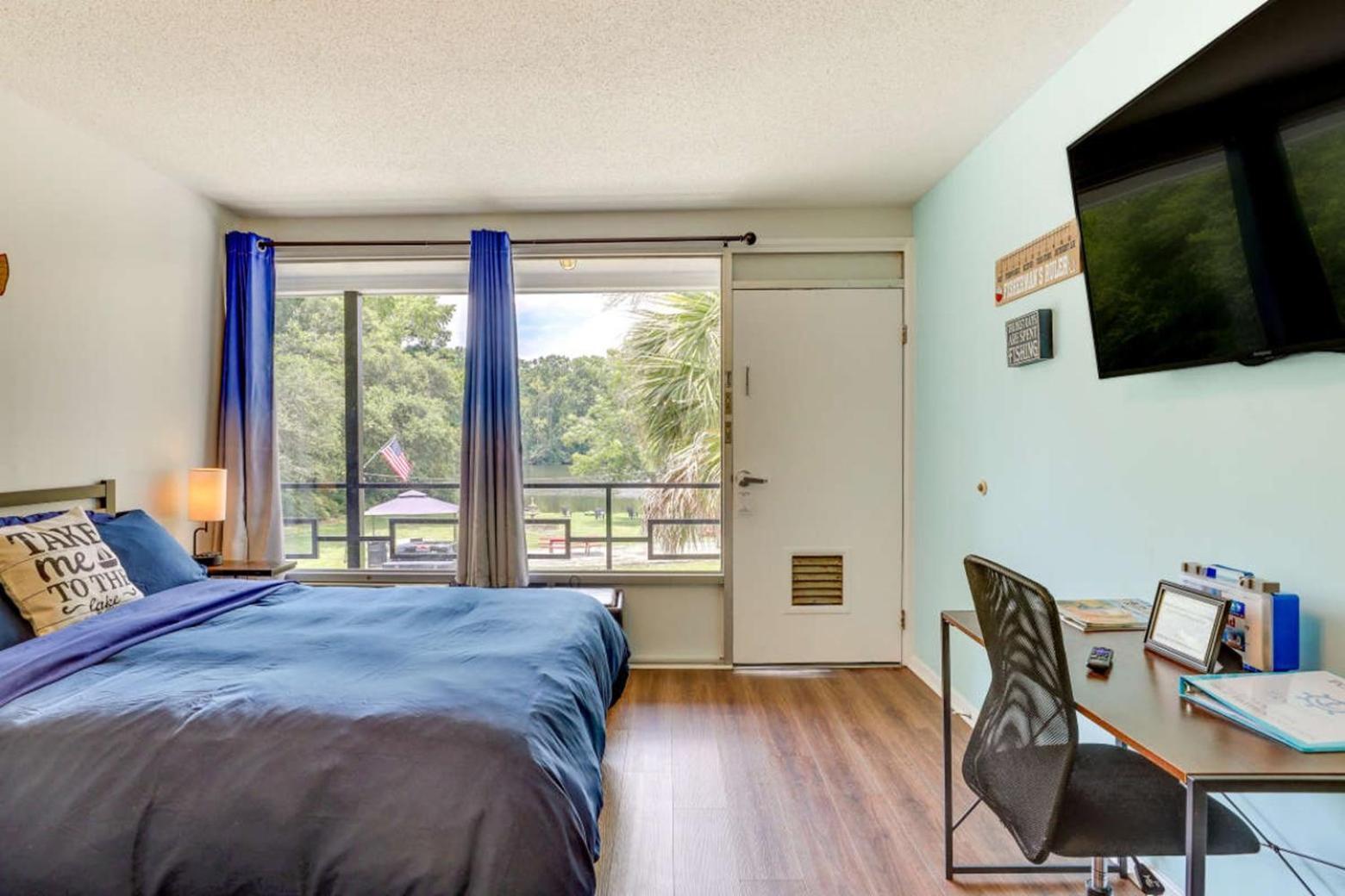 Bells Marina & Fishing - Santee Marion By I95 - Family Adventure, Pets On Request! Hotel